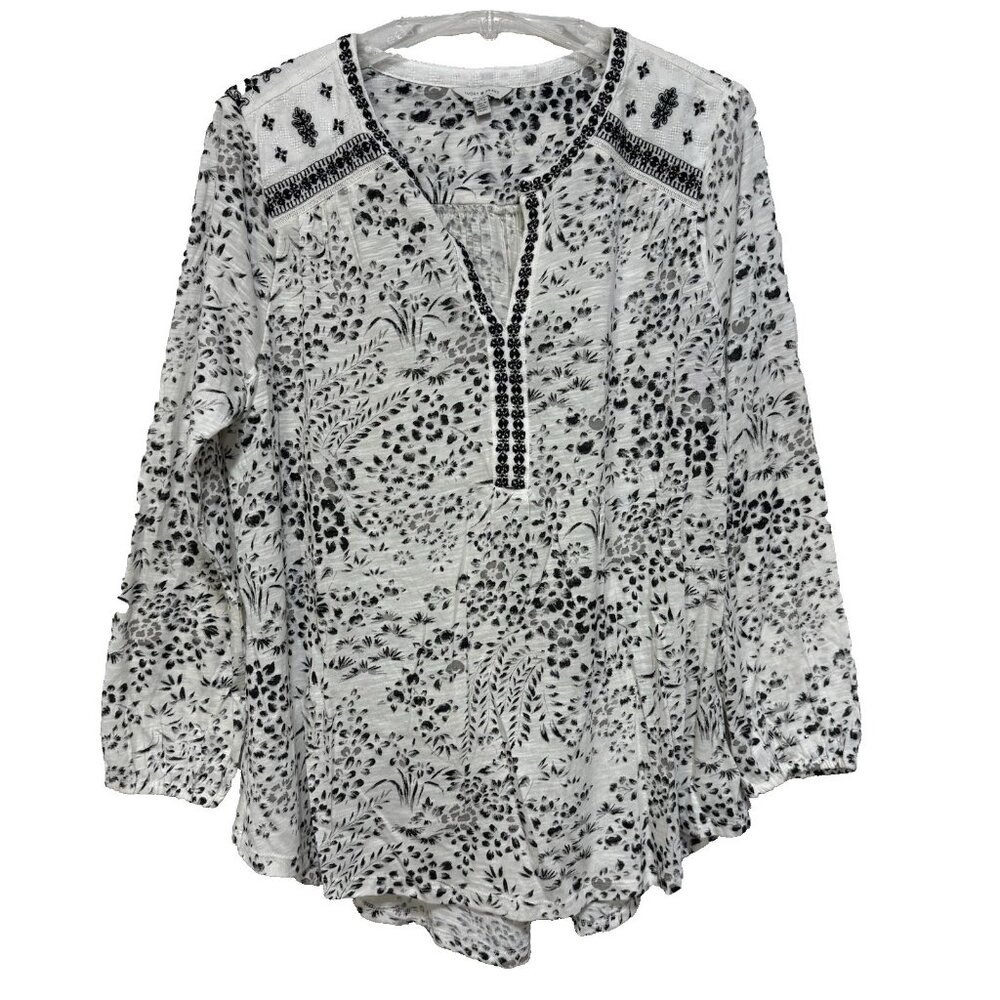 LUCKY BRAND Womens 1X Top Blouse Stretch Long Sleeves White Black Gray Shimmer
